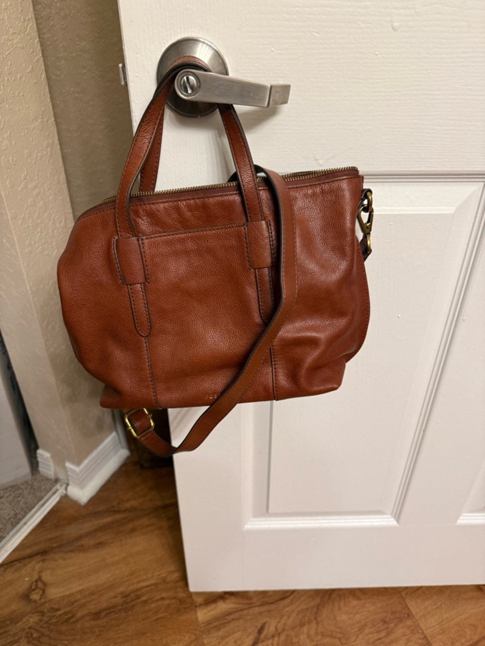 Classic Fossil Brown Leather Tote Shoulder Bag - Women's Bag